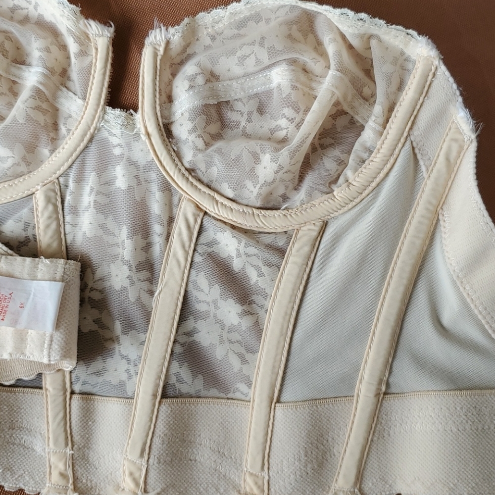 Backless True Vintage Underwire Corset/Bustier - image 6